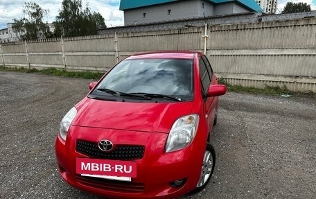Toyota Yaris III рестайлинг, 2008 год, 520 000 рублей, 2 фотография