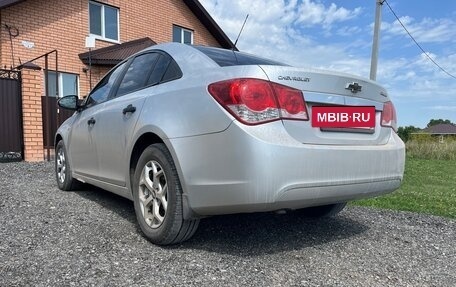 Chevrolet Cruze II, 2011 год, 600 000 рублей, 3 фотография