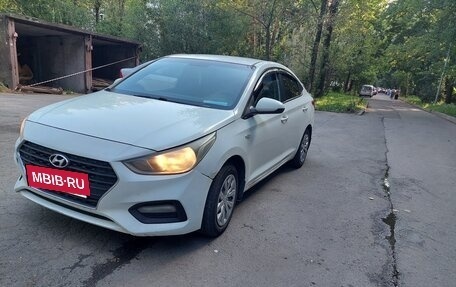 Hyundai Solaris II рестайлинг, 2017 год, 600 000 рублей, 2 фотография