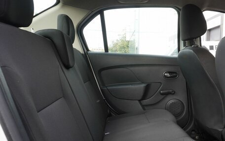 Renault Logan II, 2018 год, 620 000 рублей, 11 фотография