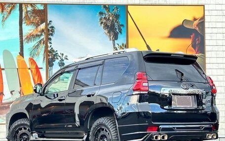 Toyota Land Cruiser Prado 150 рестайлинг 2, 2022 год, 3 168 000 рублей, 5 фотография