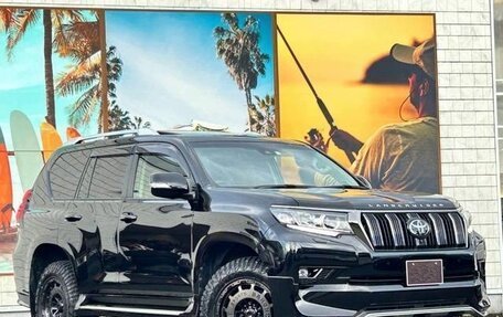 Toyota Land Cruiser Prado 150 рестайлинг 2, 2022 год, 3 168 000 рублей, 10 фотография