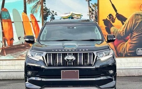Toyota Land Cruiser Prado 150 рестайлинг 2, 2022 год, 3 168 000 рублей, 11 фотография