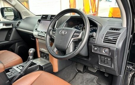 Toyota Land Cruiser Prado 150 рестайлинг 2, 2022 год, 3 168 000 рублей, 15 фотография