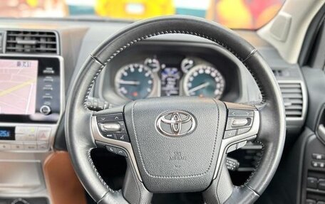 Toyota Land Cruiser Prado 150 рестайлинг 2, 2022 год, 3 168 000 рублей, 19 фотография