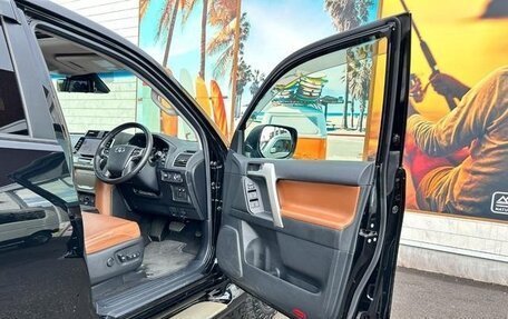 Toyota Land Cruiser Prado 150 рестайлинг 2, 2022 год, 3 168 000 рублей, 12 фотография