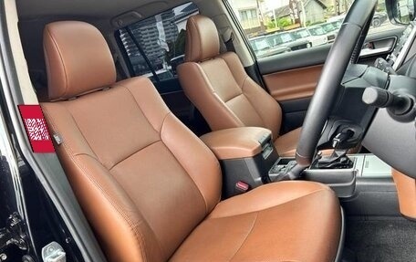 Toyota Land Cruiser Prado 150 рестайлинг 2, 2022 год, 3 168 000 рублей, 13 фотография