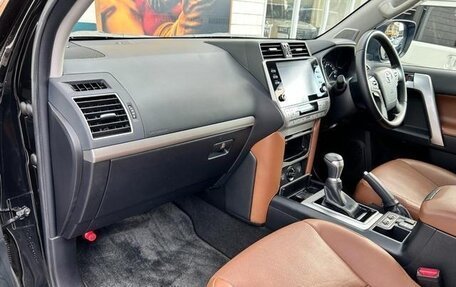 Toyota Land Cruiser Prado 150 рестайлинг 2, 2022 год, 3 168 000 рублей, 34 фотография
