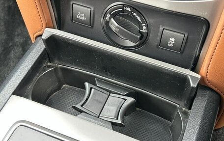 Toyota Land Cruiser Prado 150 рестайлинг 2, 2022 год, 3 168 000 рублей, 26 фотография
