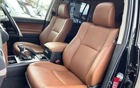 Toyota Land Cruiser Prado 150 рестайлинг 2, 2022 год, 3 168 000 рублей, 33 фотография