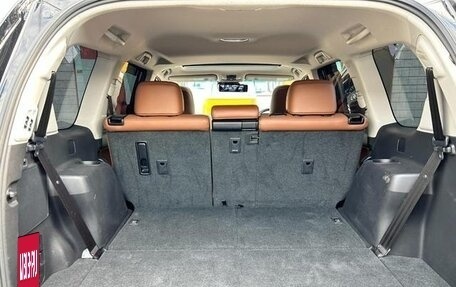 Toyota Land Cruiser Prado 150 рестайлинг 2, 2022 год, 3 168 000 рублей, 37 фотография