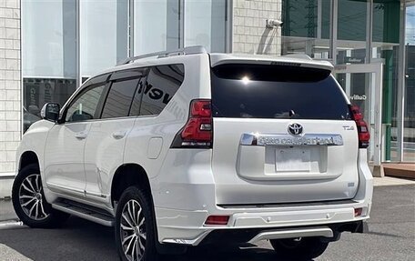 Toyota Land Cruiser Prado 150 рестайлинг 2, 2022 год, 3 256 000 рублей, 5 фотография