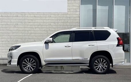 Toyota Land Cruiser Prado 150 рестайлинг 2, 2022 год, 3 256 000 рублей, 4 фотография