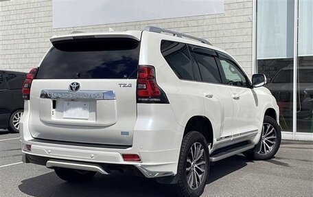 Toyota Land Cruiser Prado 150 рестайлинг 2, 2022 год, 3 256 000 рублей, 8 фотография