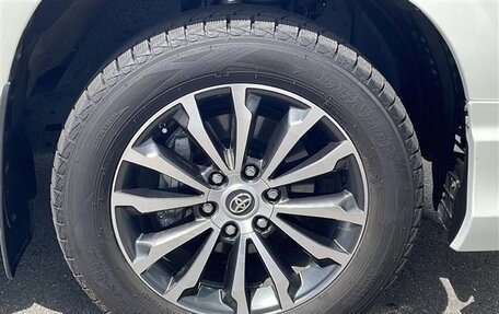 Toyota Land Cruiser Prado 150 рестайлинг 2, 2022 год, 3 256 000 рублей, 18 фотография