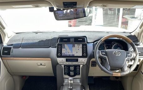 Toyota Land Cruiser Prado 150 рестайлинг 2, 2022 год, 3 256 000 рублей, 22 фотография
