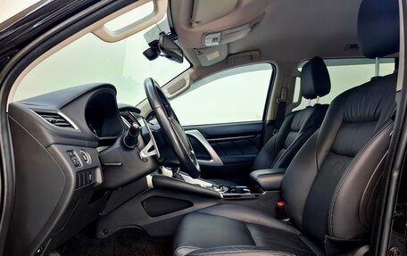 Mitsubishi Pajero Sport III рестайлинг, 2019 год, 3 400 000 рублей, 15 фотография