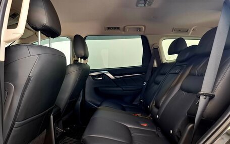 Mitsubishi Pajero Sport III рестайлинг, 2019 год, 3 400 000 рублей, 17 фотография