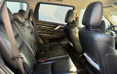 Mitsubishi Pajero Sport III рестайлинг, 2019 год, 2 999 999 рублей, 13 фотография