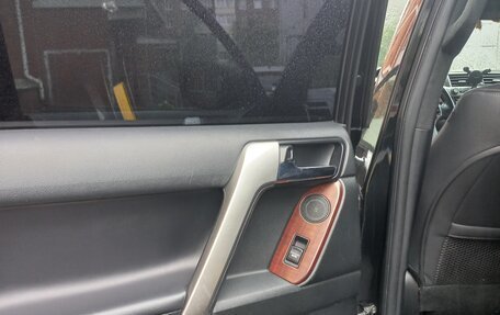 Toyota Land Cruiser Prado 150 рестайлинг 2, 2016 год, 4 250 000 рублей, 4 фотография