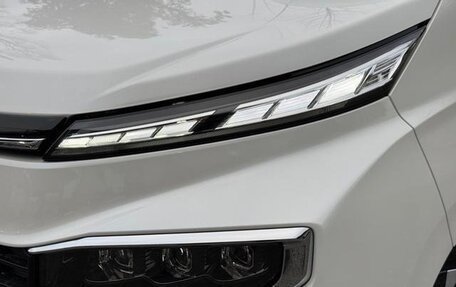 Toyota Voxy, 2022 год, 2 654 000 рублей, 2 фотография