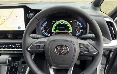 Toyota Voxy, 2022 год, 2 654 000 рублей, 16 фотография