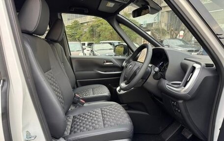Toyota Voxy, 2022 год, 2 654 000 рублей, 12 фотография