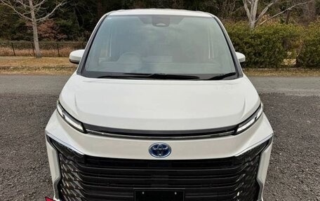 Toyota Voxy, 2022 год, 2 654 000 рублей, 8 фотография