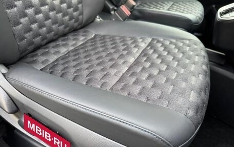 Toyota Voxy, 2022 год, 2 654 000 рублей, 13 фотография