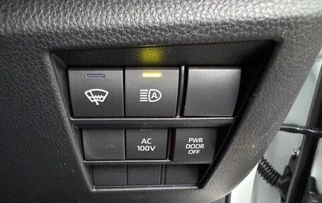 Toyota Voxy, 2022 год, 2 654 000 рублей, 21 фотография