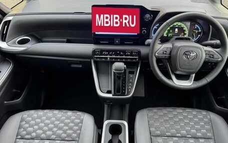 Toyota Voxy, 2022 год, 2 654 000 рублей, 31 фотография