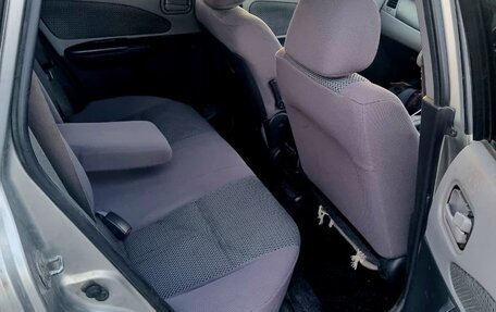 Nissan Wingroad III, 2001 год, 390 000 рублей, 9 фотография