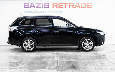 Mitsubishi Outlander III рестайлинг 3, 2013 год, 1 350 000 рублей, 4 фотография