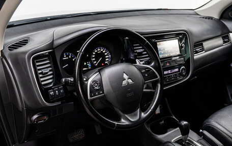 Mitsubishi Outlander III рестайлинг 3, 2013 год, 1 350 000 рублей, 9 фотография