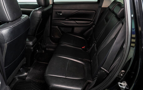 Mitsubishi Outlander III рестайлинг 3, 2013 год, 1 350 000 рублей, 14 фотография