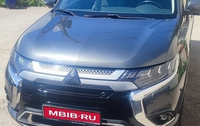 Mitsubishi Outlander III рестайлинг 3, 2019 год, 2 500 000 рублей, 1 фотография
