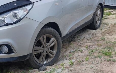 Hyundai ix35 I рестайлинг, 2013 год, 1 150 000 рублей, 2 фотография