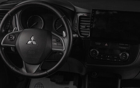 Mitsubishi Outlander III рестайлинг 3, 2012 год, 1 259 000 рублей, 15 фотография
