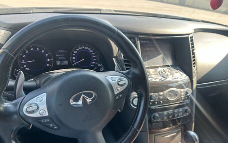 Infiniti QX70, 2014 год, 1 890 000 рублей, 8 фотография