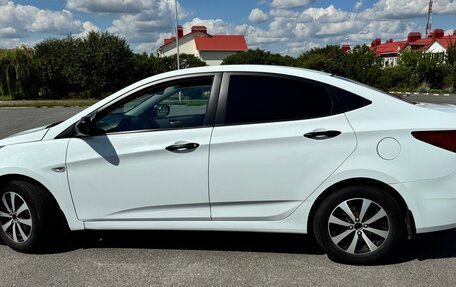 Hyundai Solaris II рестайлинг, 2015 год, 915 000 рублей, 5 фотография