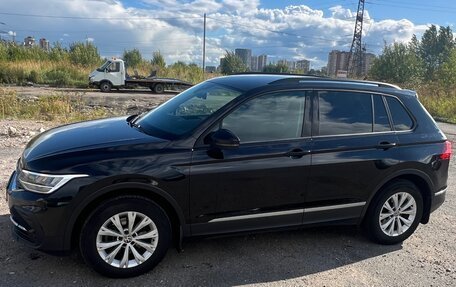 Volkswagen Tiguan II, 2021 год, 2 700 000 рублей, 3 фотография