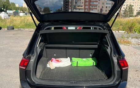 Volkswagen Tiguan II, 2021 год, 2 700 000 рублей, 16 фотография