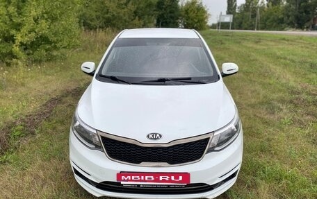 KIA Rio III рестайлинг, 2017 год, 750 000 рублей, 2 фотография