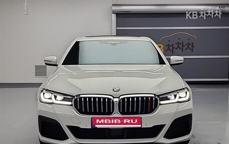 BMW 5 серия, 2022 год, 3 385 000 рублей, 2 фотография