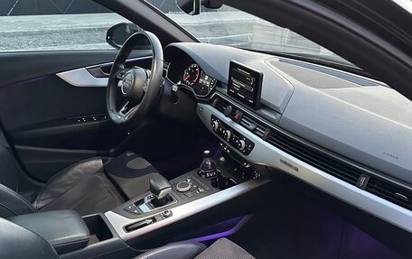 Audi A4, 2017 год, 2 700 000 рублей, 19 фотография