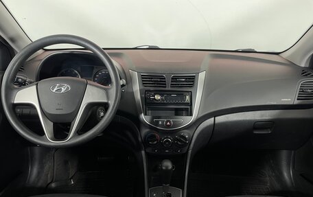 Hyundai Solaris II рестайлинг, 2015 год, 983 000 рублей, 13 фотография