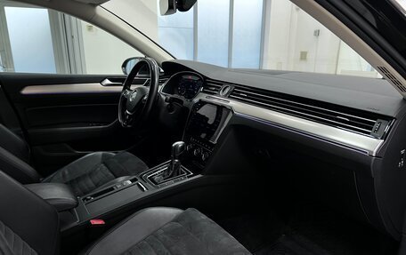 Volkswagen Passat B8 рестайлинг, 2018 год, 1 999 000 рублей, 9 фотография