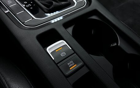 Volkswagen Passat B8 рестайлинг, 2018 год, 1 999 000 рублей, 26 фотография