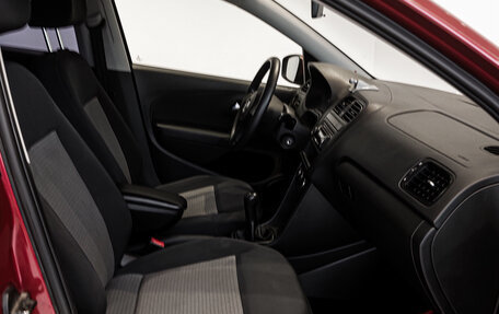 Volkswagen Polo VI (EU Market), 2012 год, 711 000 рублей, 13 фотография