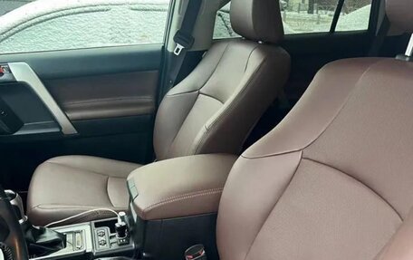 Toyota Land Cruiser Prado 150 рестайлинг 2, 2018 год, 4 700 000 рублей, 8 фотография